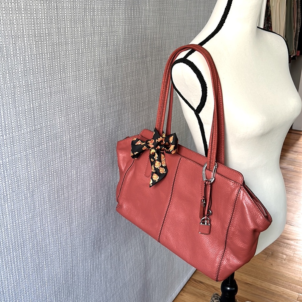 Tumi Orange Leather Shoulder Bag with Original Fabric Storage Bag.